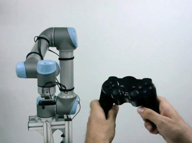 universal-robots-zacobria-game-joystick-controller-video
