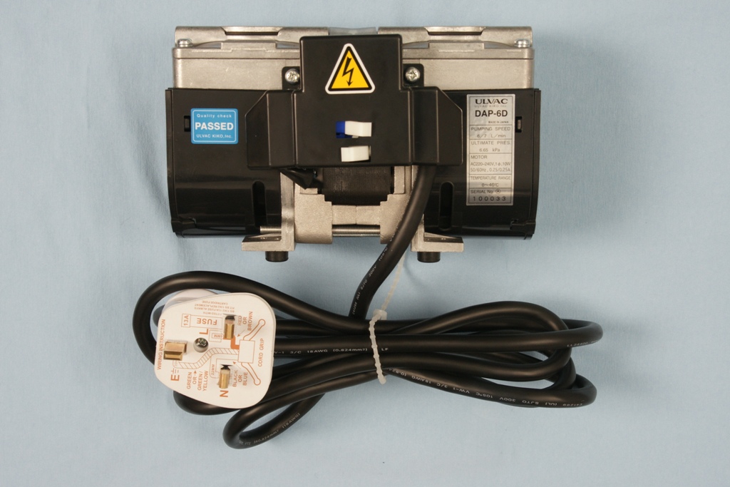 universal robots zacobria compact vacuum pump 2