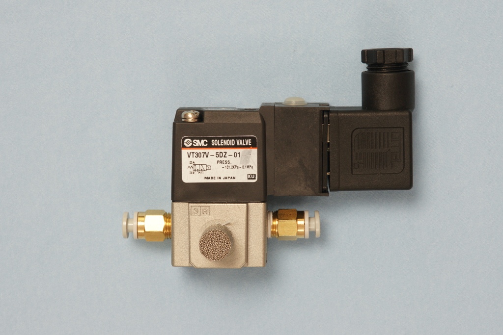 Universal-Robots Zacobria pneumatics solenoid valve