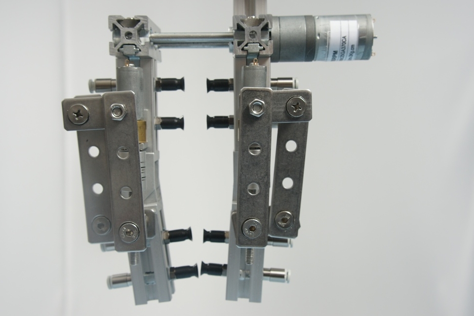 Zacobria robot tool traverse swing