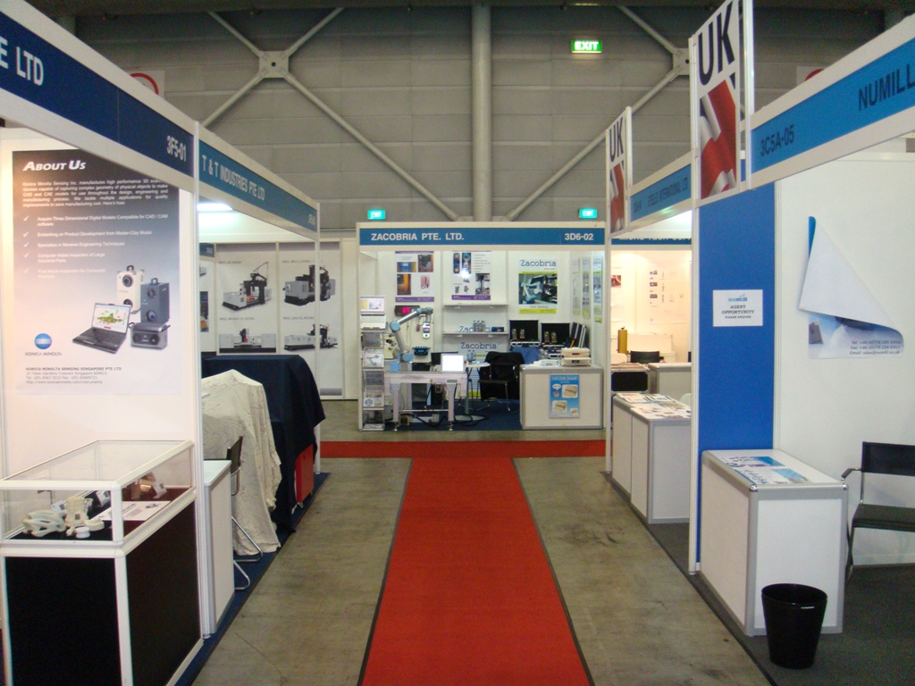 Zacobria and Universal robots at MTA in Singapore 2011