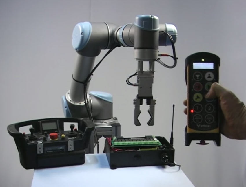 Universal-Robots Zacobria industrial robot remote control video